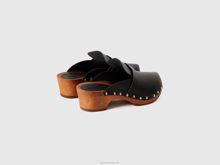 Clogs With Studs B4BF793 Benetton Women Black